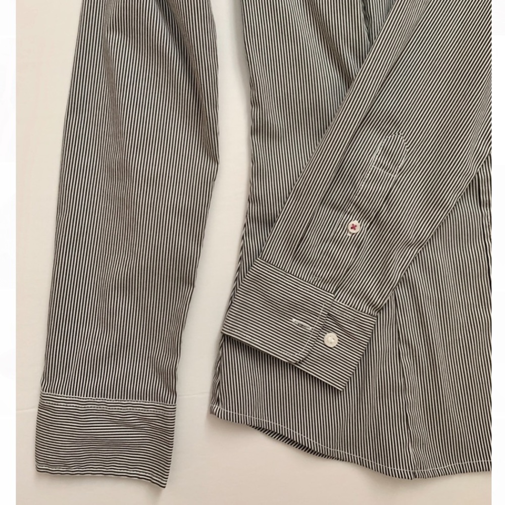 H&M Pin Striped Button Up - Picture 4 of 4